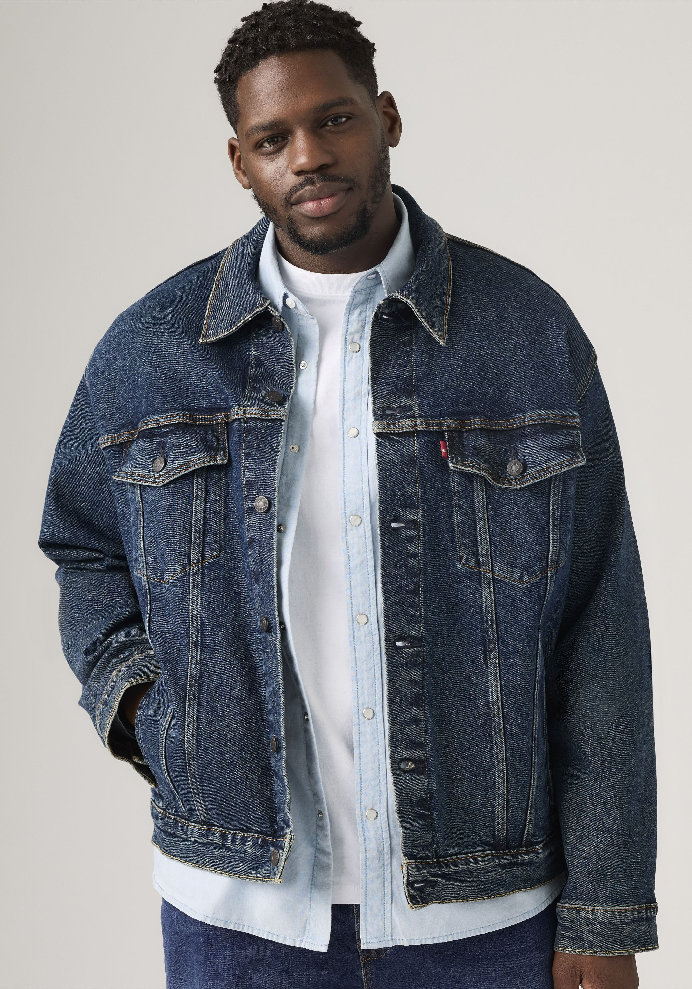 Jeansjacke LEVI'S PLUS "BIG TRUCKER", Herren, Gr. 5XL (76/78), blau (big trucker colusa 2.0 big trucker), Denim/Jeans, Obermaterial: 98% Baumwolle, 2% Elasthan, hüftlang, Rundhals, 1-Knopf-Manschette, Jacken Jeansjacke, mit Knopfleiste und Brusttaschen