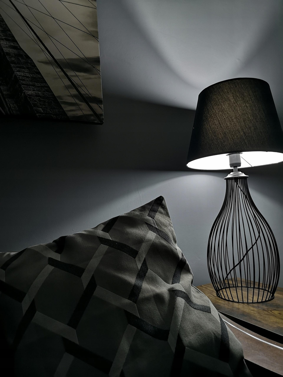 LIGHT HOME LH Moderne staande vloerlamp met kegelvormig design