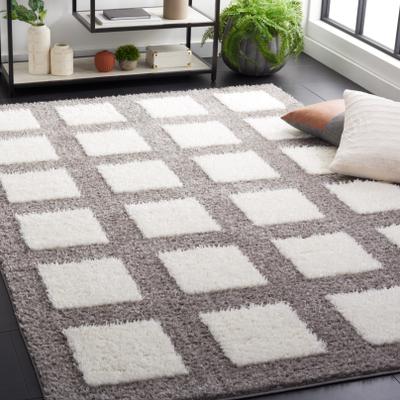 SAFAVIEH Norway Shag Yashoda Grid 1.2-inch Thick Rug