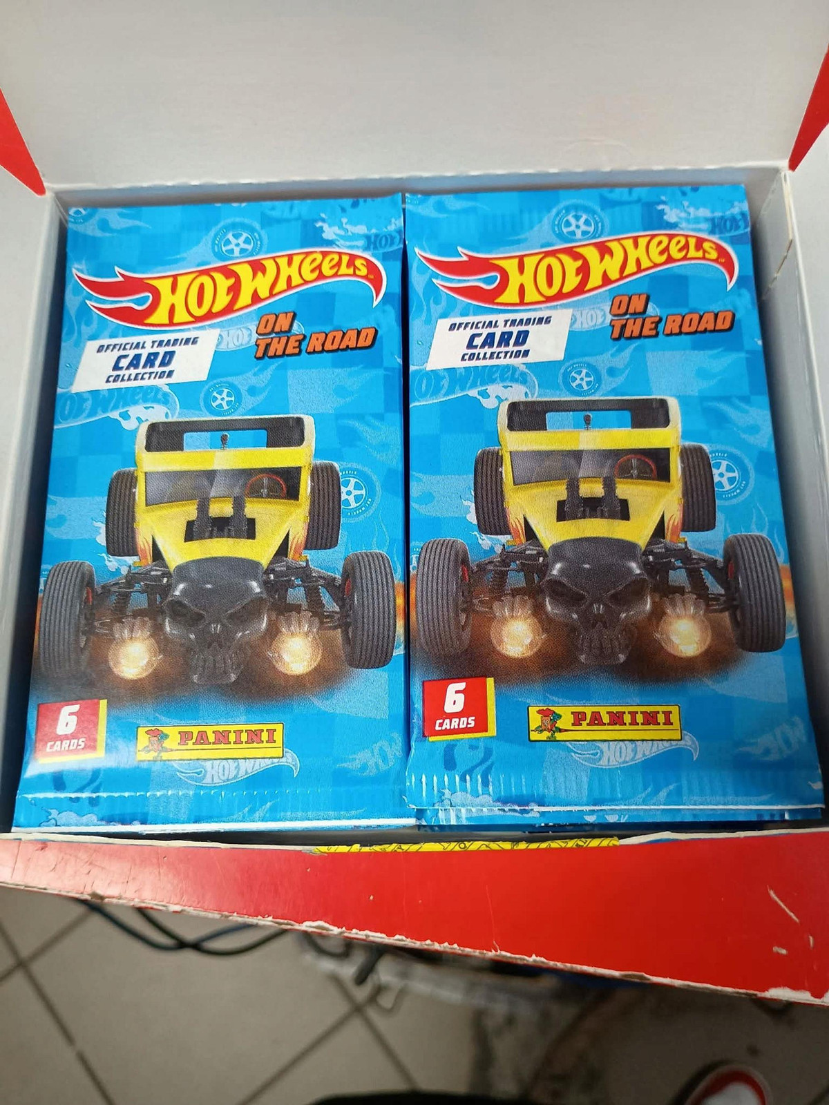 Hasbro Panini Hot Wheels TC-collectiekaarten Spaans, 24 zakjes, blauw