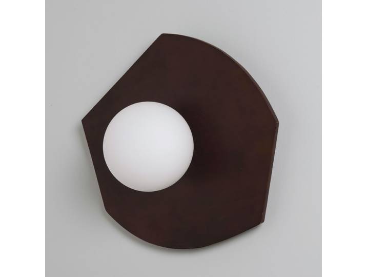 Applique murale en bois d'hévéa et globe opaque