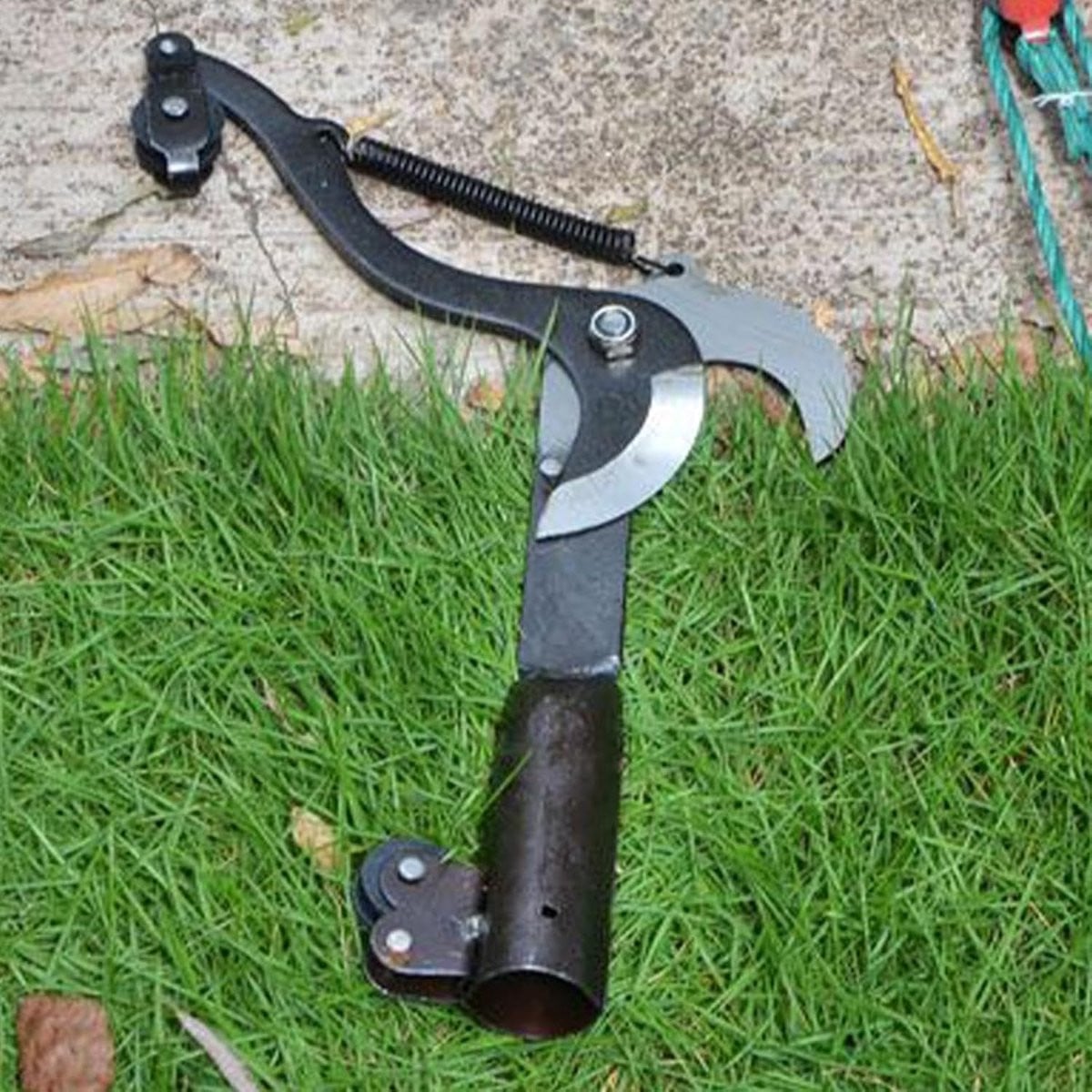 Zwarte Handsnoeischaar met dubbel katrolsysteem voor tuinonderhoud, 30 x 23 cm