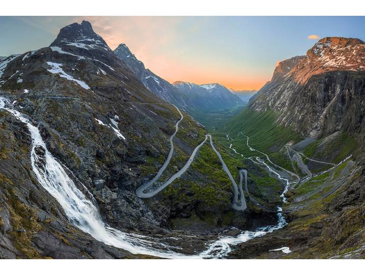 Fototapete PAPERMOON Photo-Art CHRISTER OLSEN, TROLLSTIGEN , bunt, B:3m L:2,23m, Vlies, Tapeten, Fototapete
