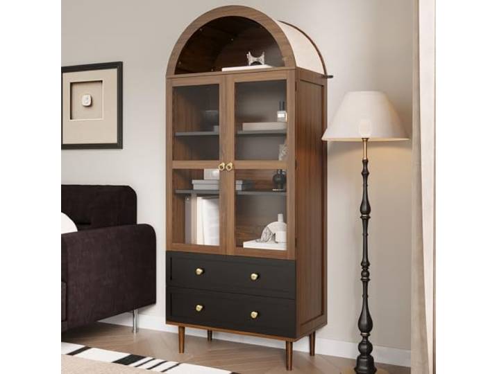 RAPRAP Bogen Vitrinenschrank Nussbaum mit Glas verstellbare Böden Kommode Gewölbter Küchenschrank mit Riffelglas-Tür, goldenen Griffen & Metallscharnieren – ideal als vitrinenschrank wohnzimmer