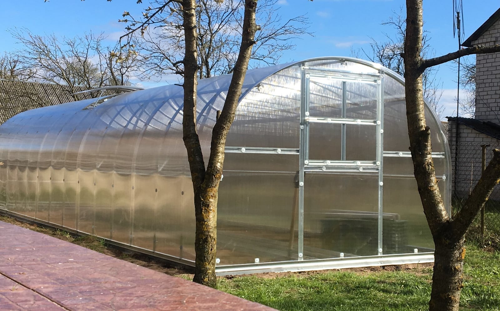 BAUMERA Kas KLASIKA 30 met funderingen en 4 mm polycarbonaat (3x10 meter)