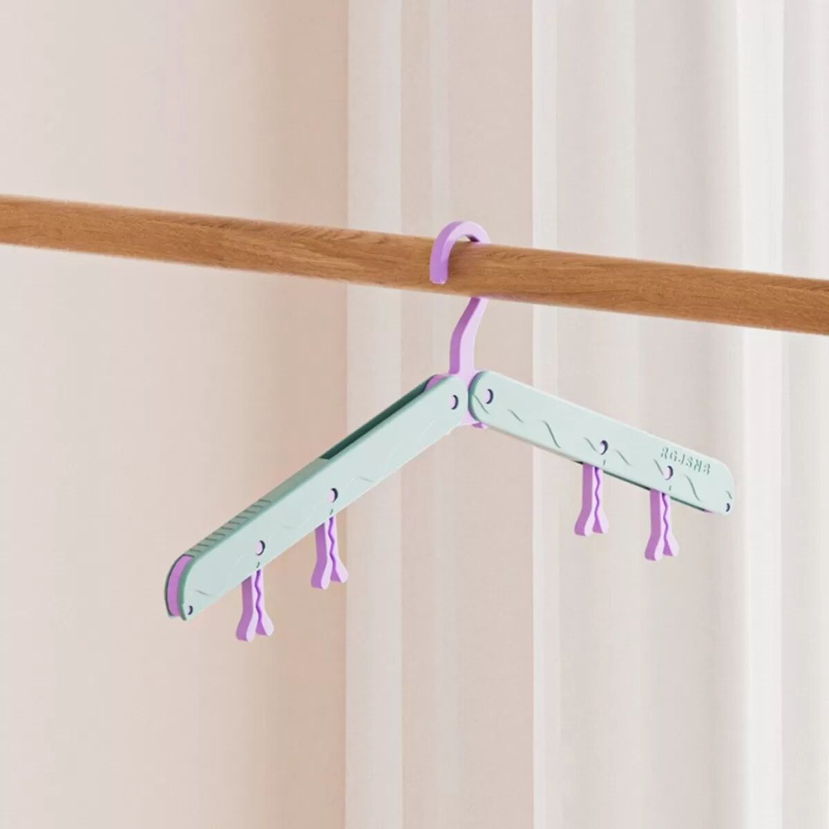 INF 2er-Pack Faltbare Reisekleiderbügel - Platzsparendes Design Grün