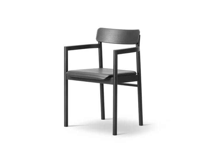 Fredericia Furniture Post 3445 Armstuhl Schwarz lackierte Eiche