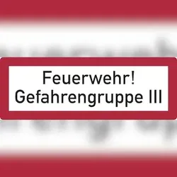 Feuerwehrschild, Feuerwehr! Gefahrengruppe III - DIN 4066 - 297x105x0.45 mm Aluminium geprägt