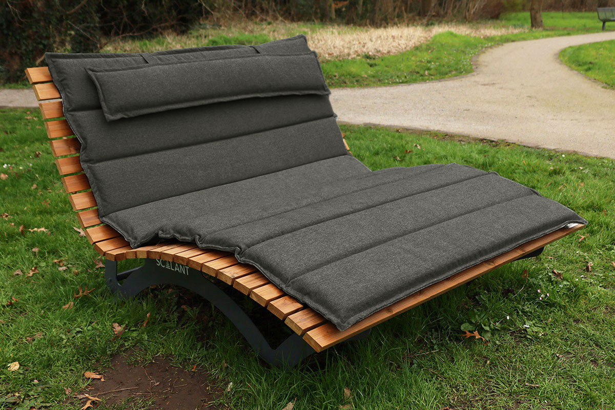 Waldsofa Premium mit Auflage, Kissen und Schutzhülle, Thermokiefer, Wellenliege