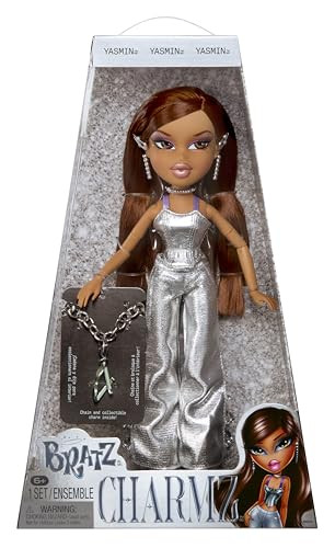 Bratz Charmz Yasmin Modepop met verzamelbare bedelarmband en accessoires