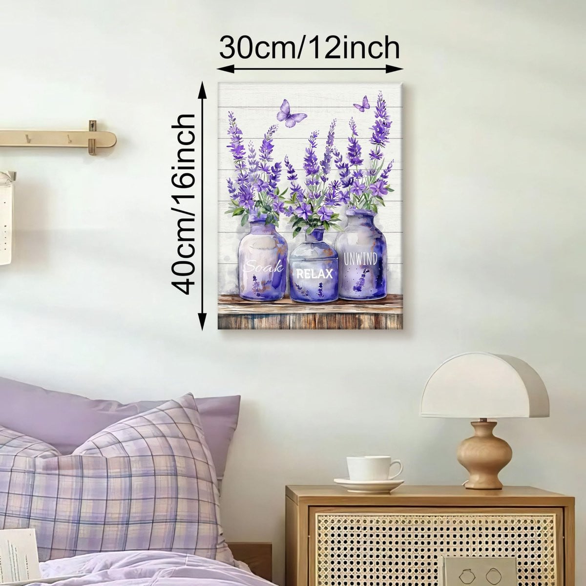Canvas Muurkunst Paarse Lavendel in de Vaas met Vlinders - Vintage Bloemen Poster Schilderij