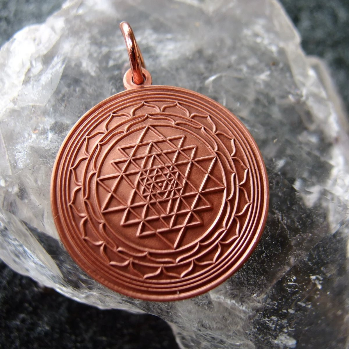 Koperen Shri Yantra hanger - Geactiveerde Shree Yantra voor volwassenen