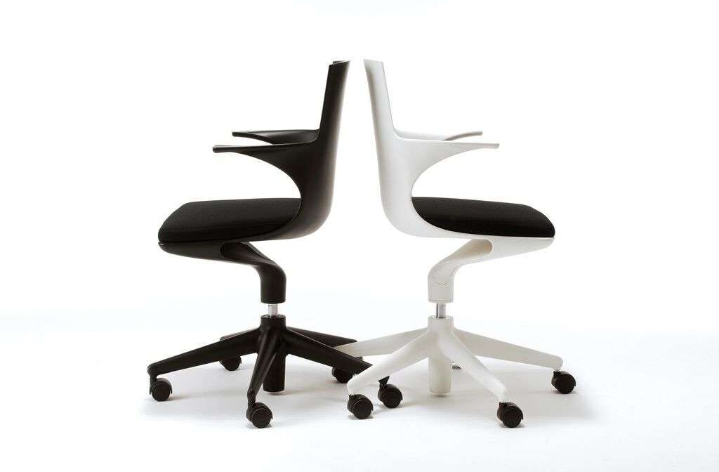Kartell Spoon Stuhl (schwarz / schwarz) schwarz / schwarz