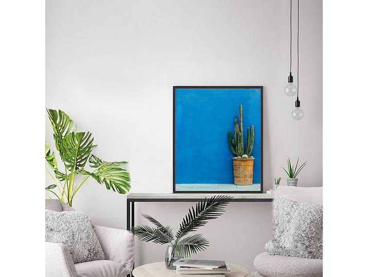 Tableau déco Blue Wall with Cactus Cadre : hêtre massif verni Revêtement : plexiglas Multicolore 52 x 62cm