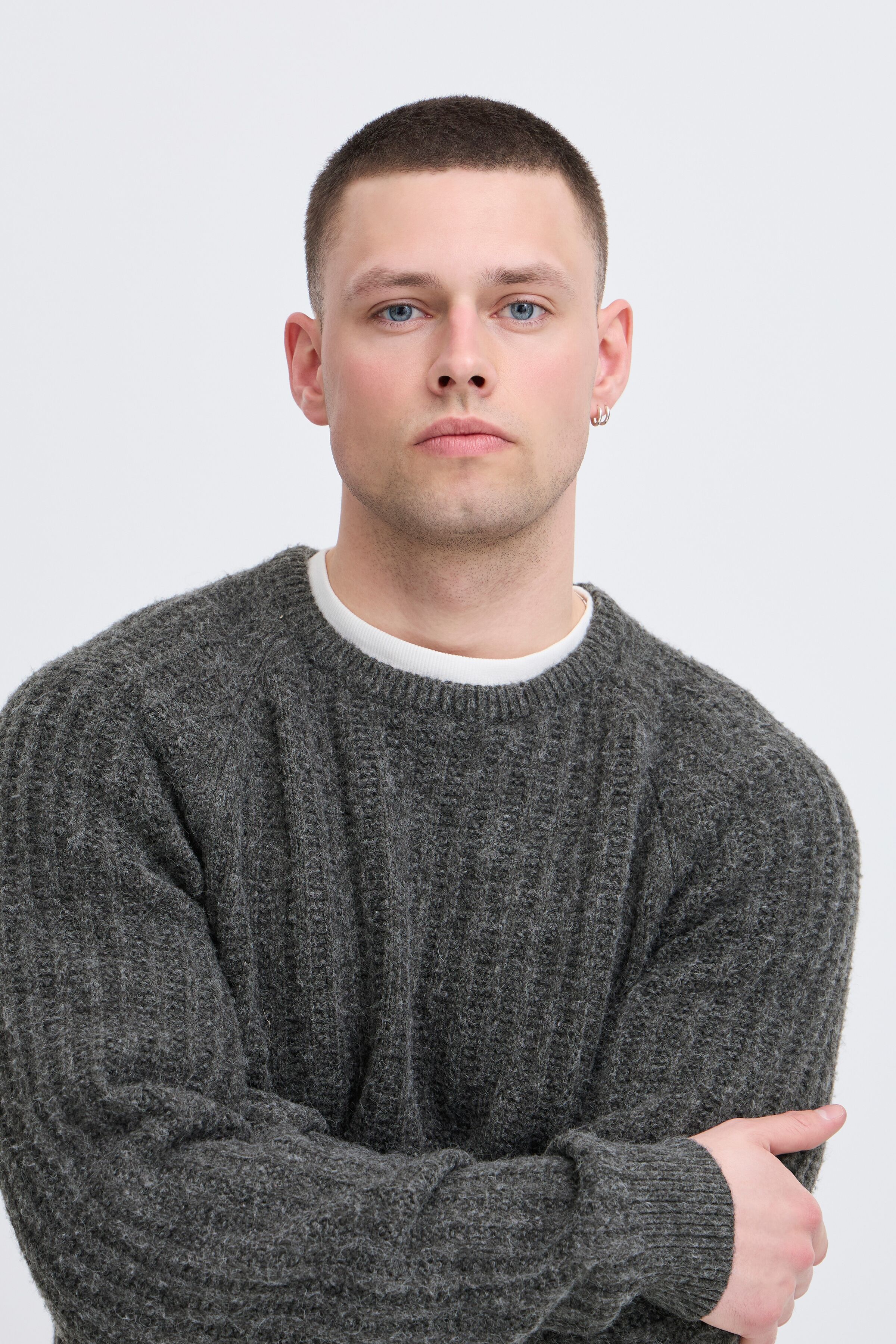 Strickpullover BLEND "BHDEXTER CREW", Herren, Gr. XXL, grau (iron gate), Strick, Obermaterial: 84% Polyester, 10% Wolle, 6% Nylon, unifarben, regular fit, Rippstrickbündchen, Pullover Strickpullover, Regular Fit, mit Rippbündchen am Rumpfabschluss, pflege