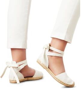 Women's The Shayla Flat Espadrille by Comfortview in White Eyelet (Size 8 M)