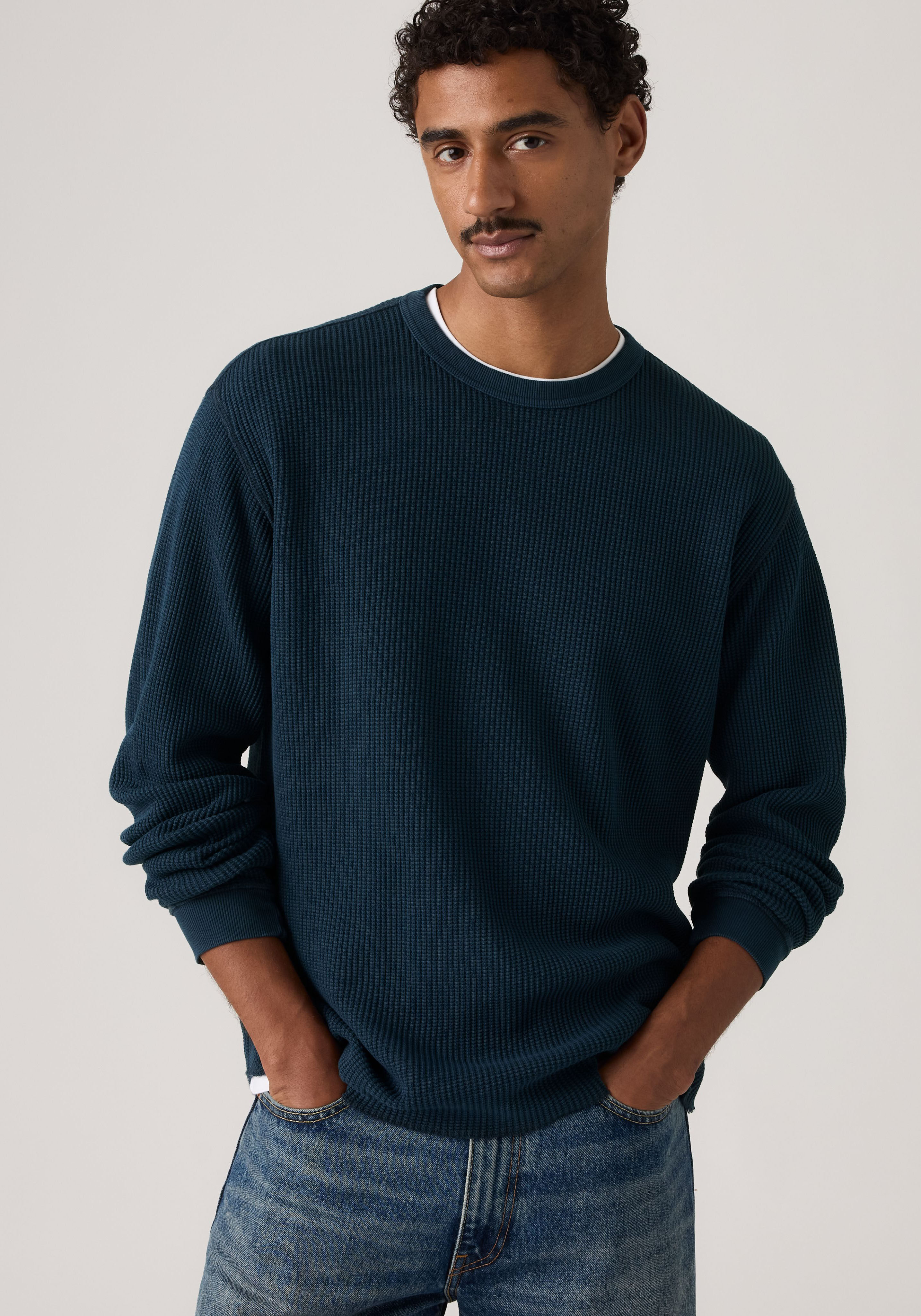 Langarmshirt LEVI'S, Herren, Gr. M, blau (garment dye nightfall navy), Jersey, Obermaterial: 100% Baumwolle, bequem hüftlang, Rundhals, Shirts Langarmshirt, Waffelstrukturmuster garment dye nightfall navy M