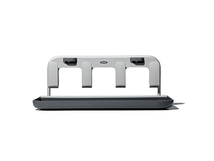 OXO Good Grips Flaschentrockengestell mit Aluminiumrahmen Trockengestell, auf dem vier Wasserflaschen oder Reisetassen samt Deckeln Platz finden, Kann auseinandergenommen werden