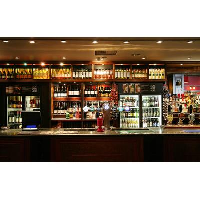 Fototapete PAPERMOON "ENGLISH BAR-PUB BISTRO CAFE' RESTAURANT FLASCHEN BIER", bunt, B:4,5m L:2,8m, Vlies, Tapeten