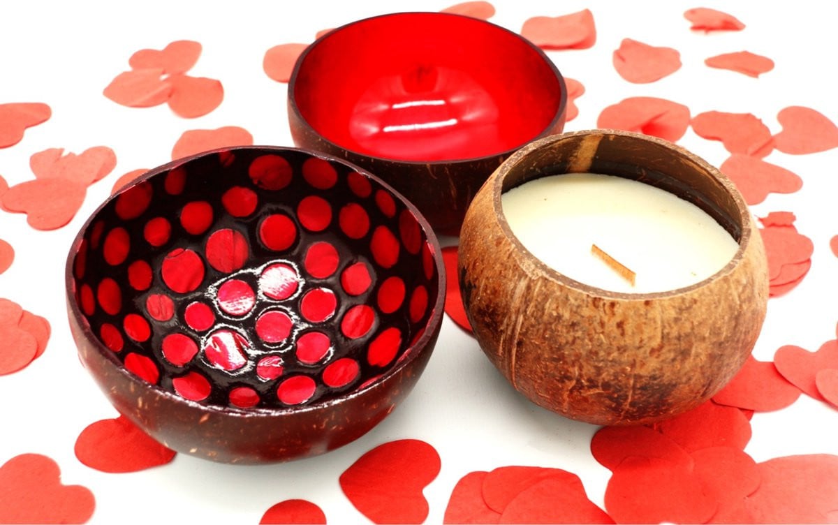 Cocohana Cadeauset met 2 Kokosnootkommen en 1 Black Rose Geurkaars