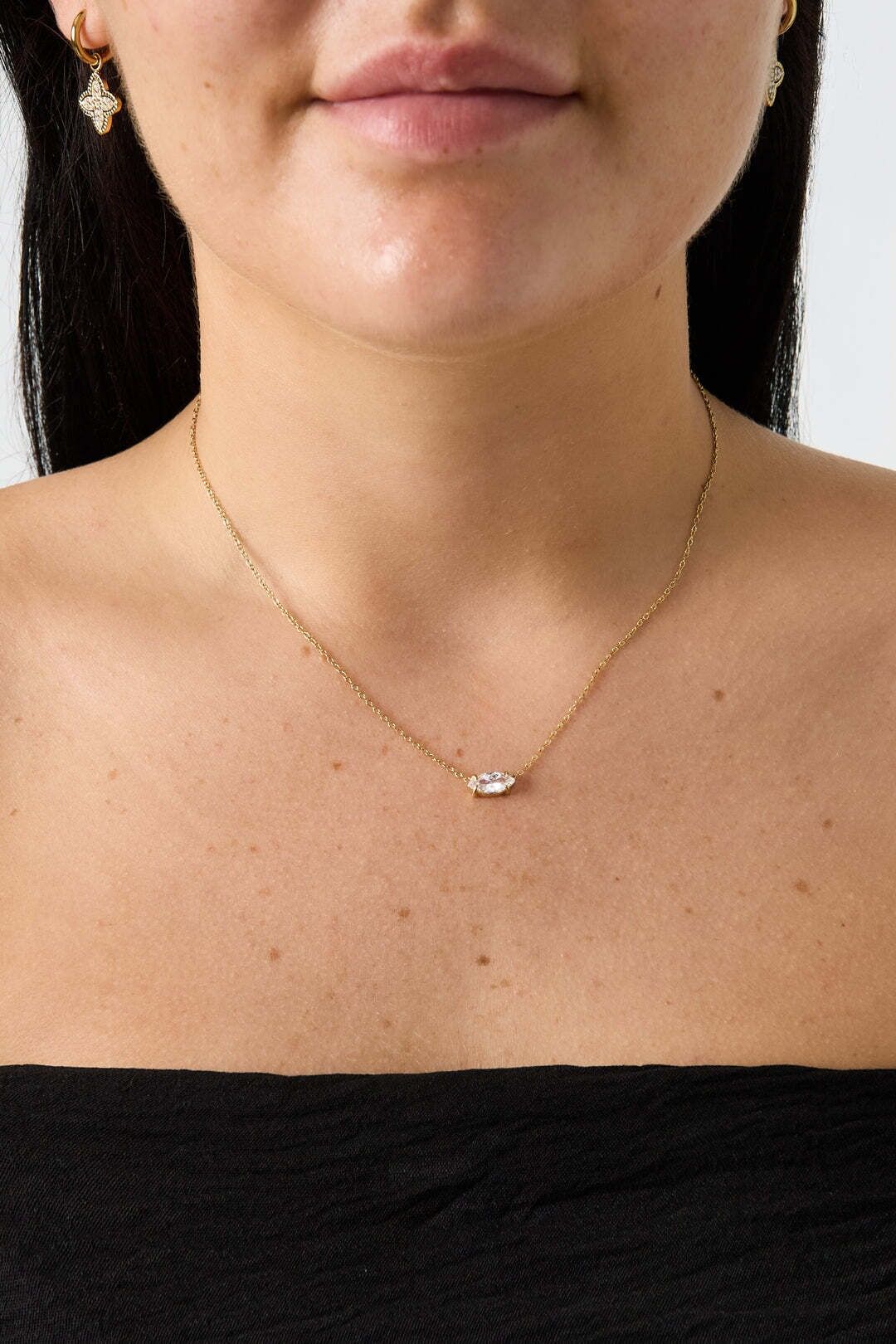 Kette mit Anhänger ADELIA´S "Halskette mit elliptischem Strassanhänger aus Edelstahl 38 cm + 5 cm" Gr. 38, gold (goldfarben), Halsketten, Damen, Edelstahl, Kette mit Anhänger, Trendiger Modeschmuck mit dem elliptischen Strassanhänger an der feinen Glieder