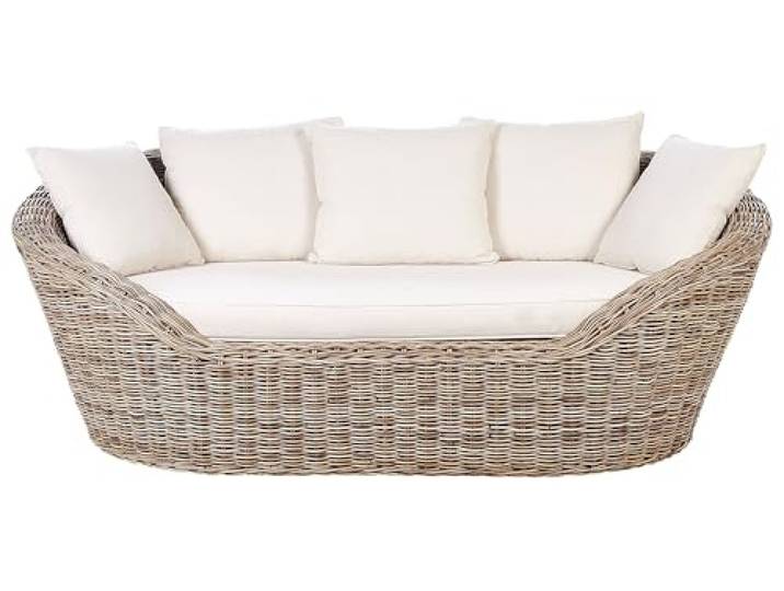 Beliani Sonneninseln für den Garten aus Rattan-Geflecht mit 6 hellbeigen Kissen Boho Outdoor Natürlich Cavo