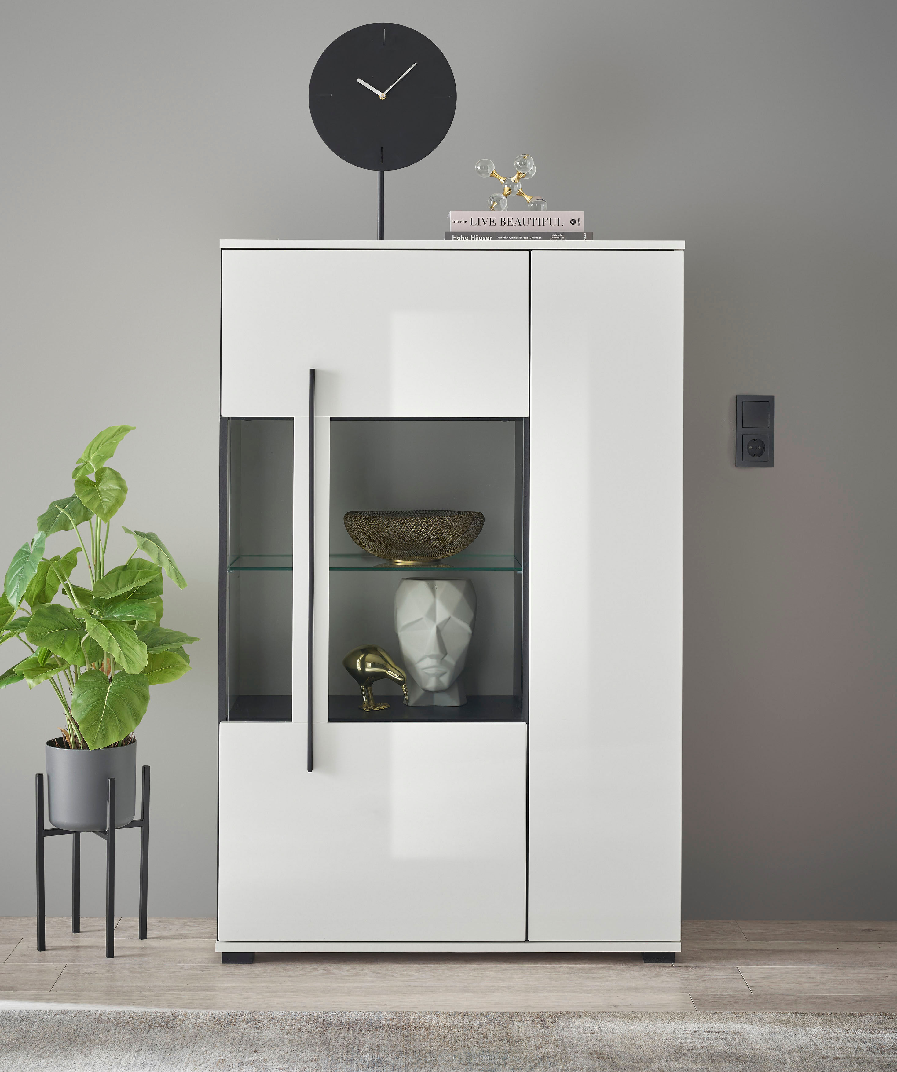 Vitrine HOME AFFAIRE "Cantara, Vitrinenschrank in Eiche Evoke, Weiss o Kaschmir, Standvitrine", weiss (weiß, weiß hochglanz), B:90cm H:140cm T:37cm, Holzwerkstoff, Schränke, Vitrine, schwarzer Stangengriff, ausreichend Stauraum, vielseitig einsetzbar weiß