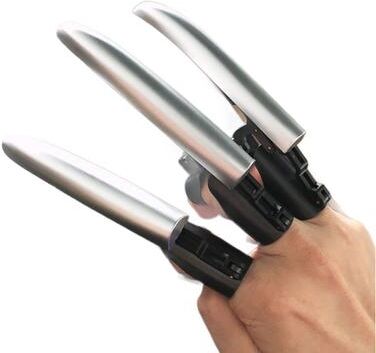 The Handy Homestead Retractable Wolf Claws Cosplay Mechanical Fingers Toy 3pcs
