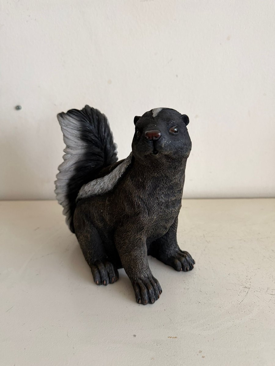 Goodyz Wilde dieren Stinkdier knuffel zittend zwart/wit Hoogte: 26 cm