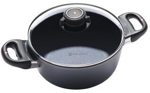 "Swiss Diamond HD Casserole with Lid - 8"" (20 cm), 2.3 QT (2 L)"