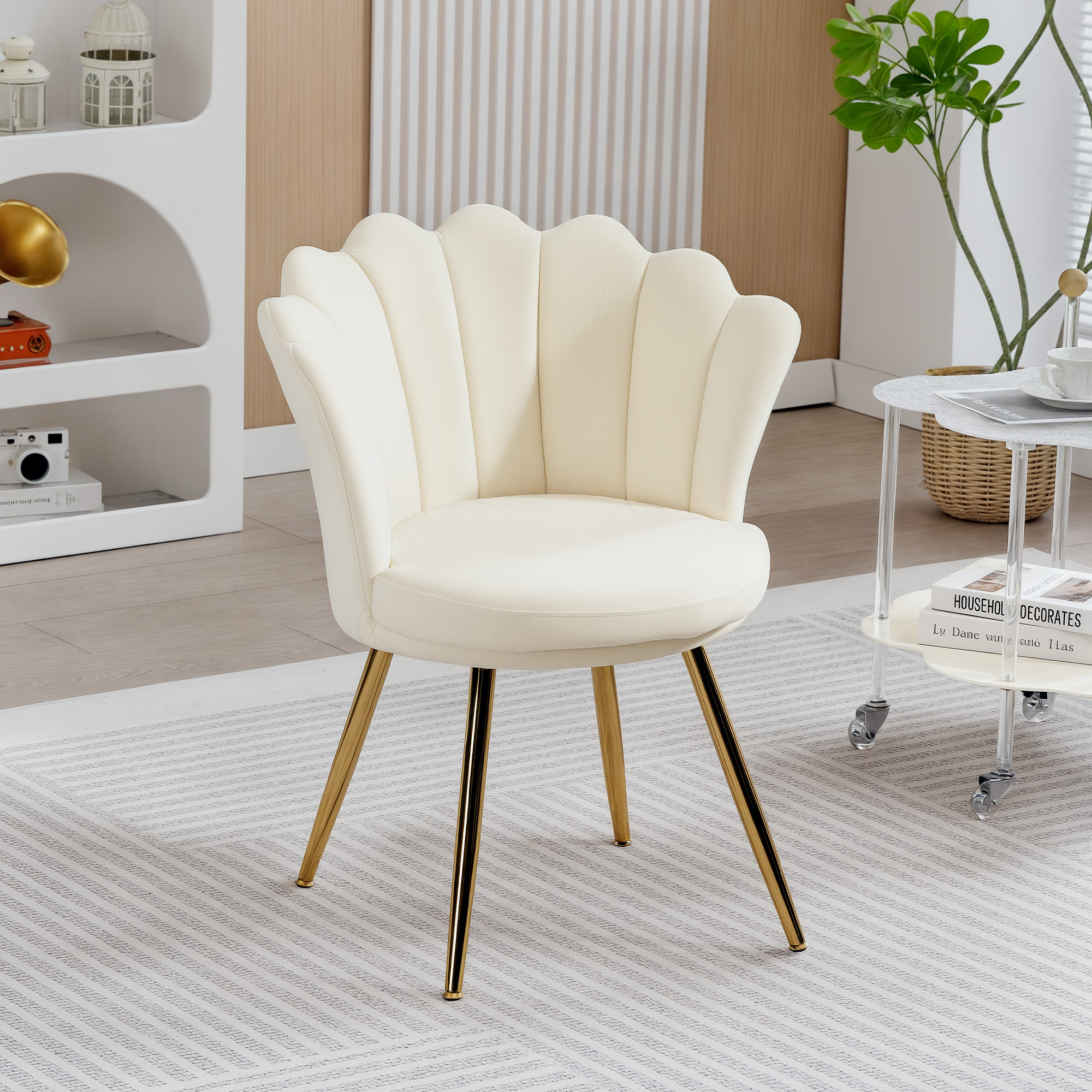 Homcom Poltroncina conchiglia sedia da coiffeuse poltroncina in velluto poltrona da salotto con piedi in metallo dorato beige   Aosom Italy