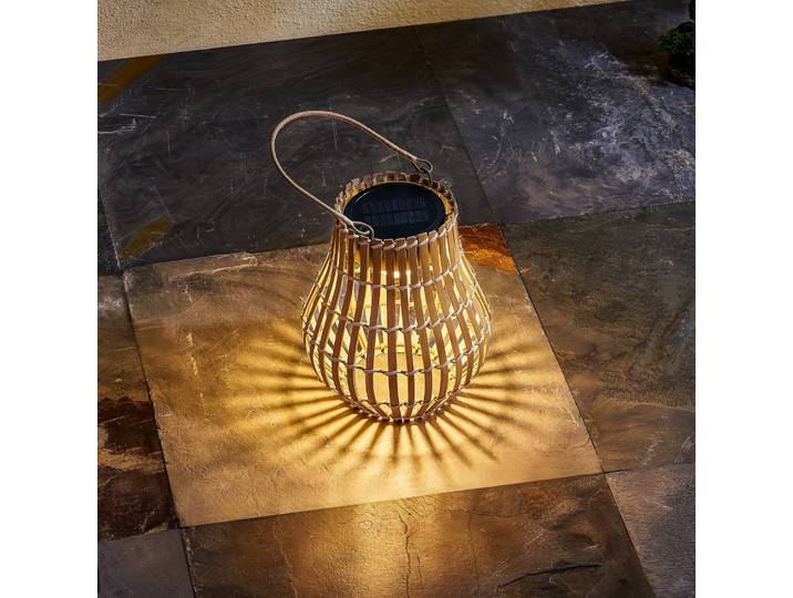 Lindby LED-Solar-Terrassenleuchte Amaria, Bambus, Ø 18 cm Amaria Lindby, dimmbar, Holz hell, Bambus, Landhaus / Rustikal