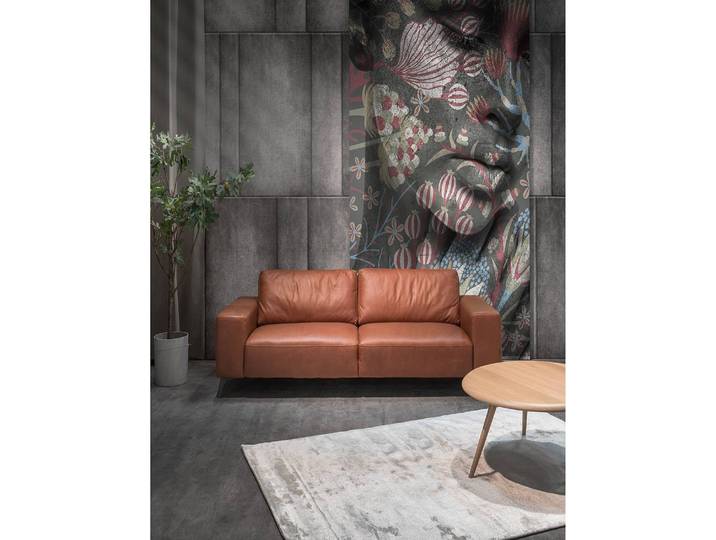 Canapé 2 places Marron/Cognac Matériau : Cuir véritable Type de cuir : Cuir véritable 183 x 79 x 94cm Industriel