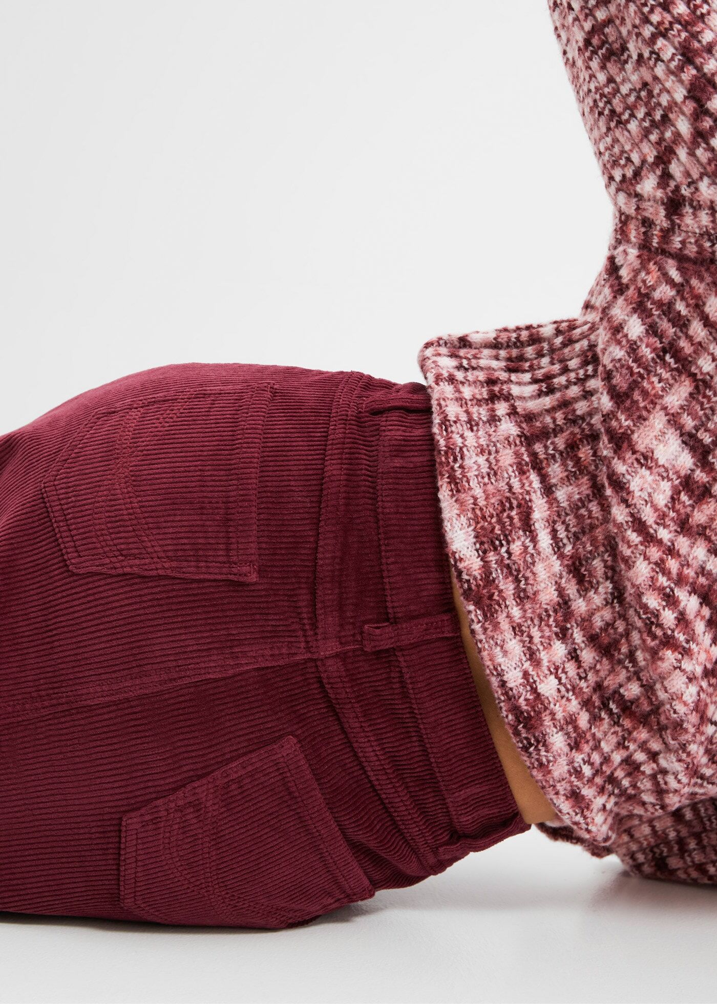 Cordrock BONPRIX "Stretch-Cordrock mit Knopfleiste", Damen, Gr. 44, rot (ahornrot), Cord, Obermaterial: 98% Baumwolle, 2% Elasthan, unifarben, A-Linie kniefrei, Röcke Cordrock, aus Baumwolle und Elasthan, A-Linie, mit Knopfleiste ahornrot 44