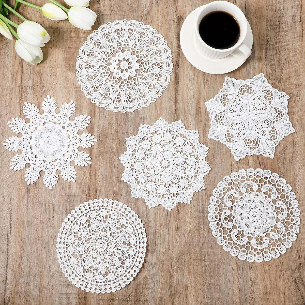 Set van 6 handgemaakte vintage kanten ronde tafelonderzetters voor rustieke decoratie