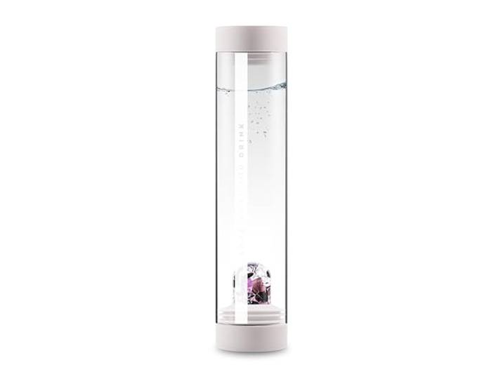 VitaJuwel Sana GUARDIAN cloud white Karaffe aus Glas mit Edelsteinen (Turmalin, Amethyst & Bergkristall) - für Aufgeschlossenheit, Klarheit & Schutz