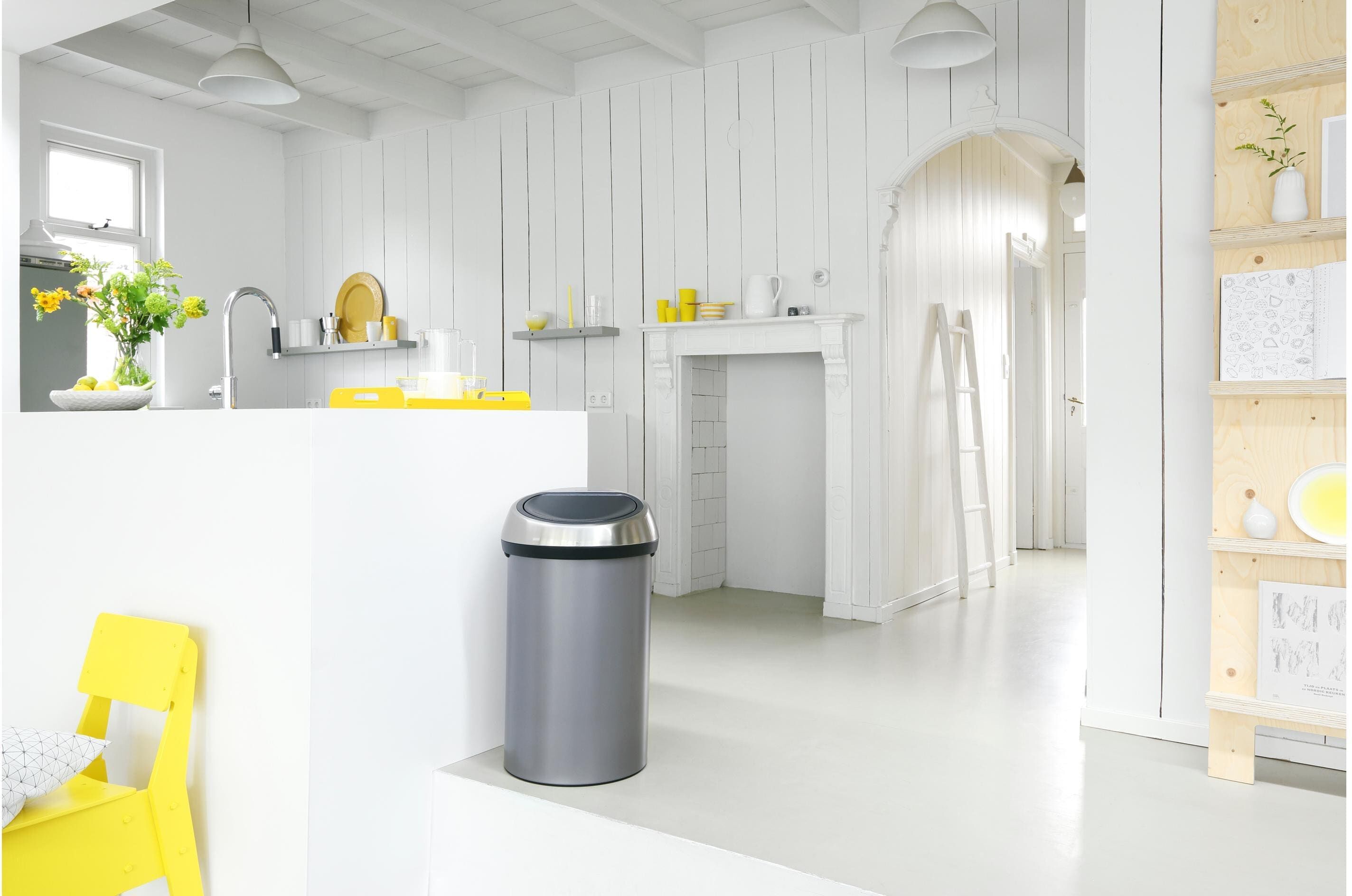 Brabantia "Bin 60 l" 1 Behälter Platzsparender Abfallbehälter platin, silber B/H/T: 40,1cm x 71cm x 39,5cm, 60 l