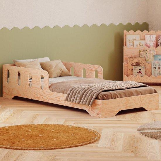Famanu Kinderbett aus Holz, niedrige Bauweise, Montessori-Design, sichere Schlafgelegenheit, hohe Belastbarkeit, 140x200 cm, Naturfarben