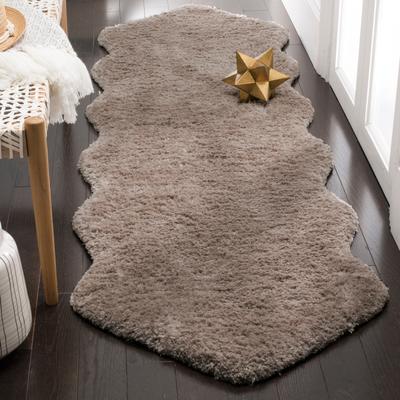 SAFAVIEH Handmade Sheep Shag Heilke Solid Rug