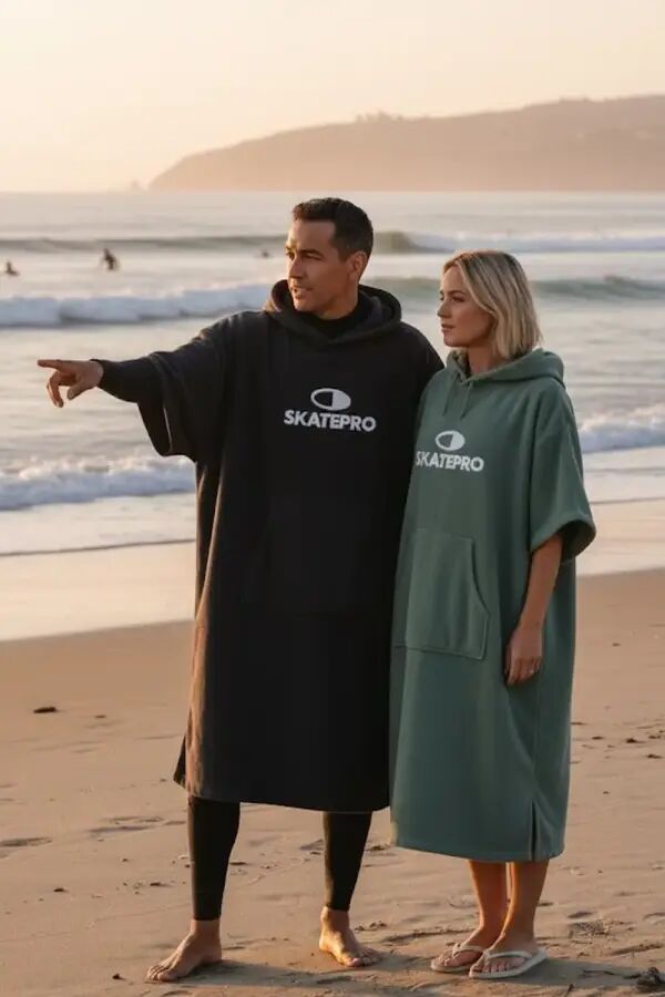 SkatePro Towel Poncho (Schwarz)
