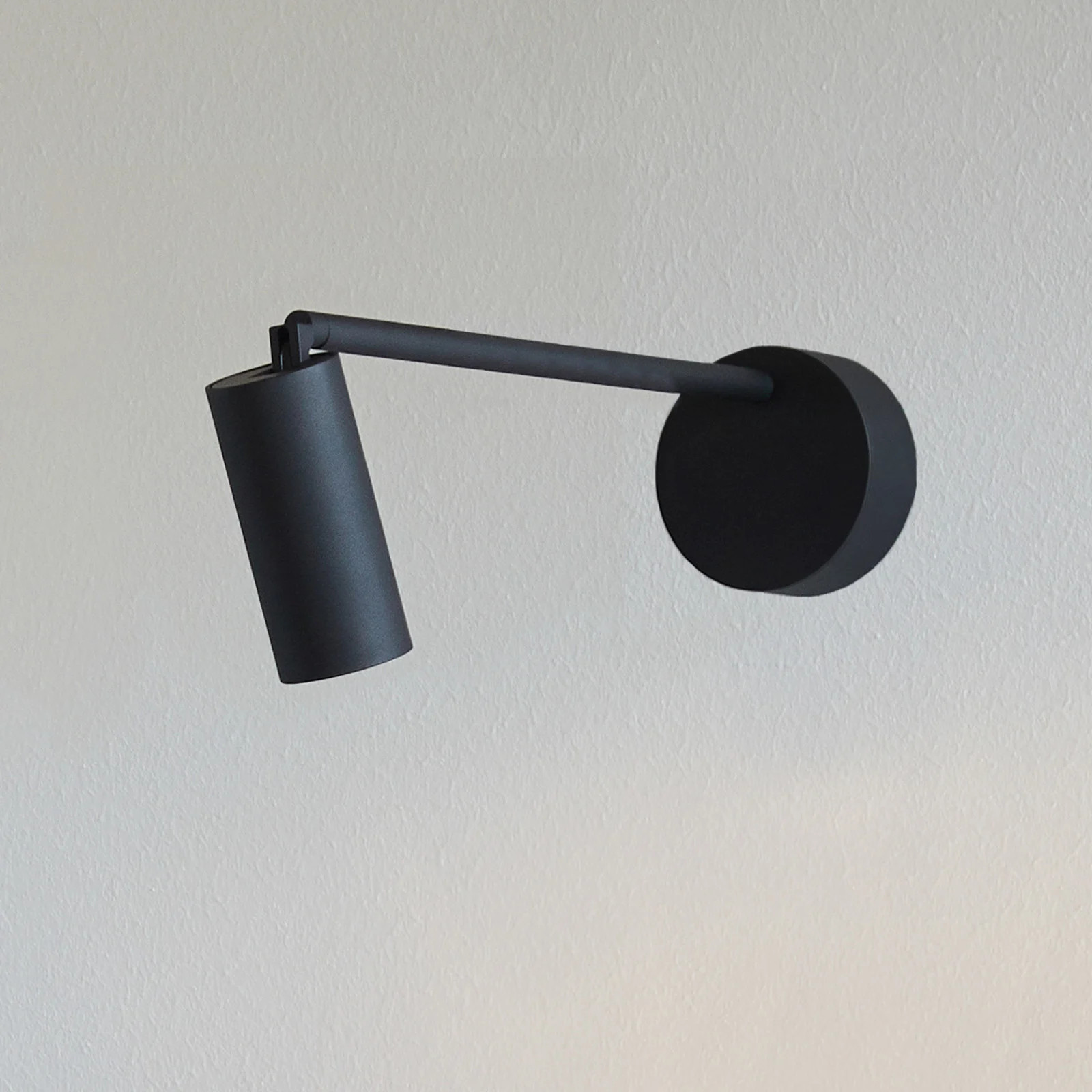 Loom Design Iris Wand- en Plafondlamp Black - Modern Aluminium LED-lamp