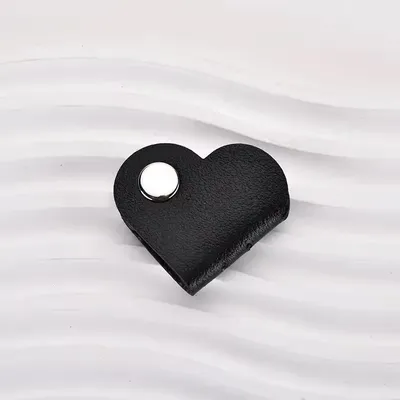 PU Leather Data Cable Organizer, Multifunctional Heart shaped Clip Hub, Phone Data Storage Winding Clip black