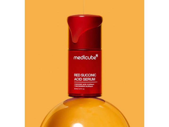 Medicube Red Succnic Acid - Serum - 30 ml - Gevoelige huid Onzuivere huid