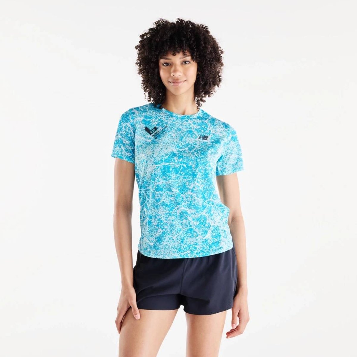 Camiseta New Balance Valencia Marathon Printed Athletics 2026 Azul Branco Feminina, Tamanho XS. Mulher