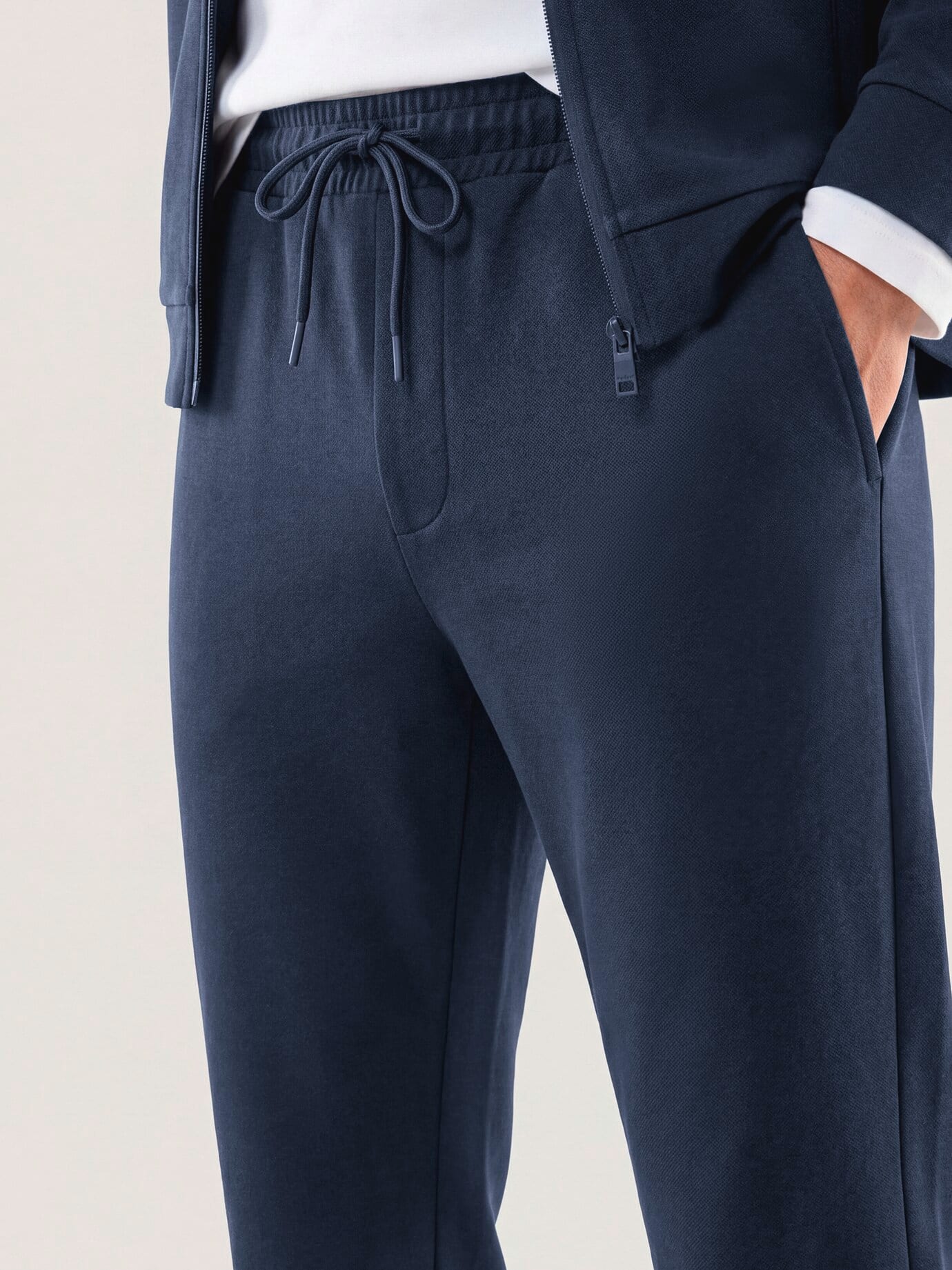 Walbusch Sweathose mit Struktur, noch offen: Filter Passform#noch offen: Größenlauf, Farbe Blau, 24, feine Struktur mit Taschen Herren