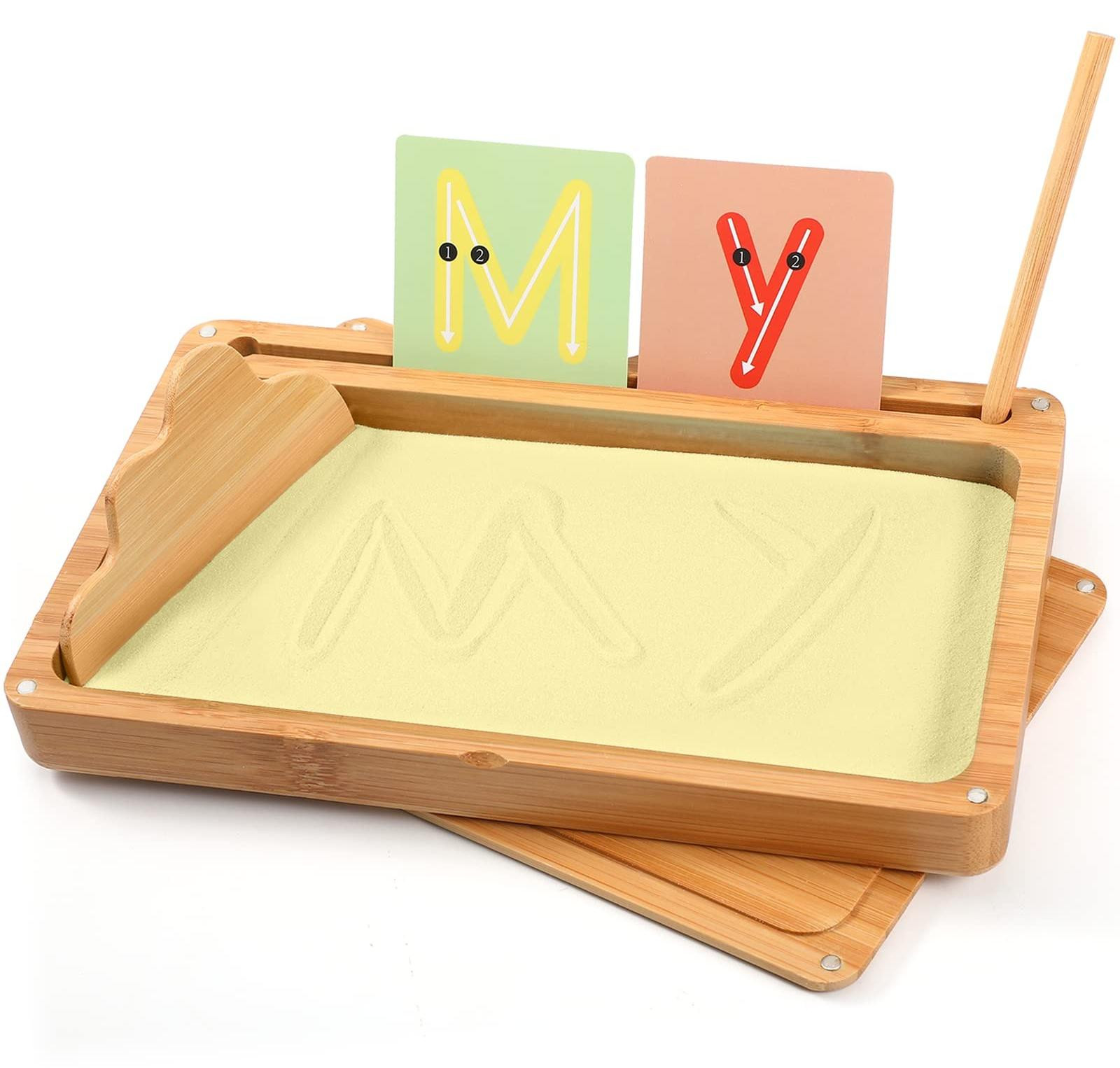 Montessori zandtafel voor kinderen met accessoires