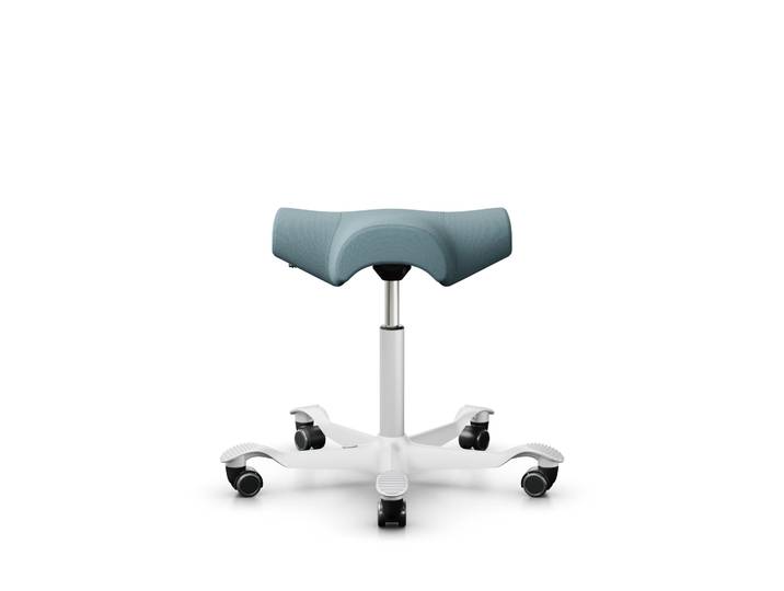 Sattelhocker HAG Capisco 8105 Hellblau/Weiss, Hartbodenrollen, Dynamisches Sitzen - optimal für gesundes Sitzen