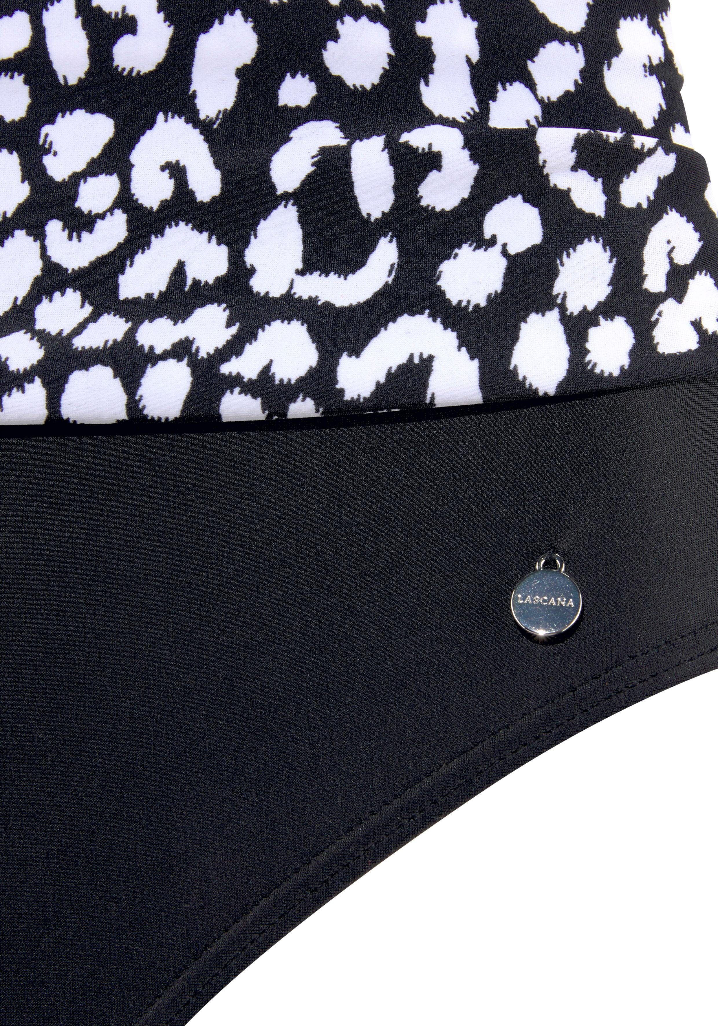 Badeanzug LASCANA, Damen, Gr. 38, Cup C, schwarz-weiss (schwarz, weiß), Polyamid, Badeanzüge Badeanzug, mit trendigem schwarz-weiss Druck und Shaping-Effekt schwarz, weiß 38, Cup C