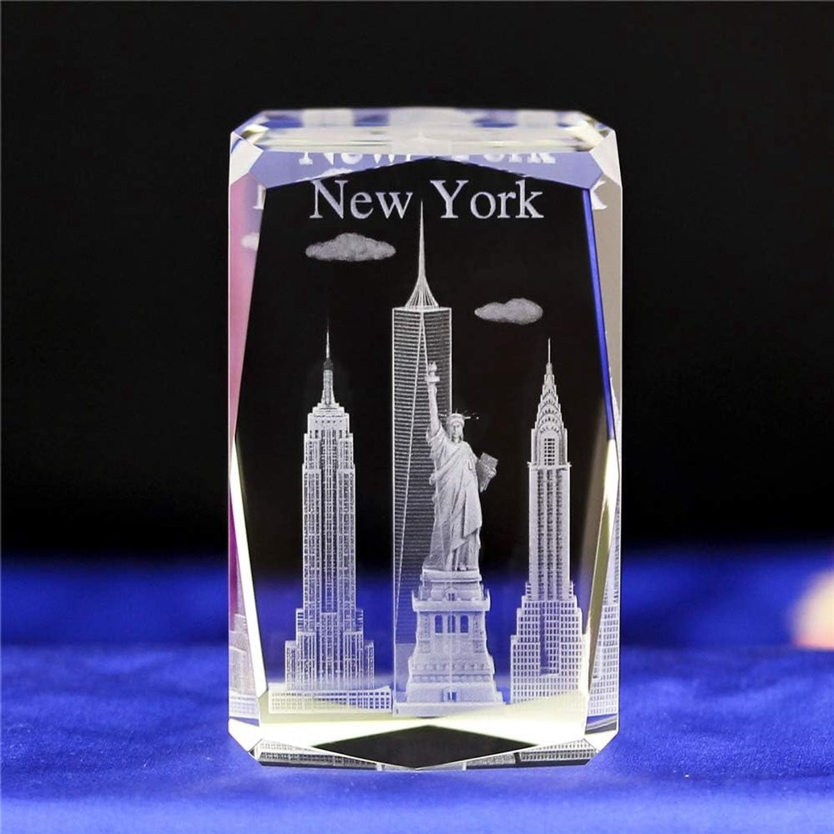 3D Geëtste Kristallen Cube met Vrijheidsbeeld en Empire State Building voor Woondecoratie
