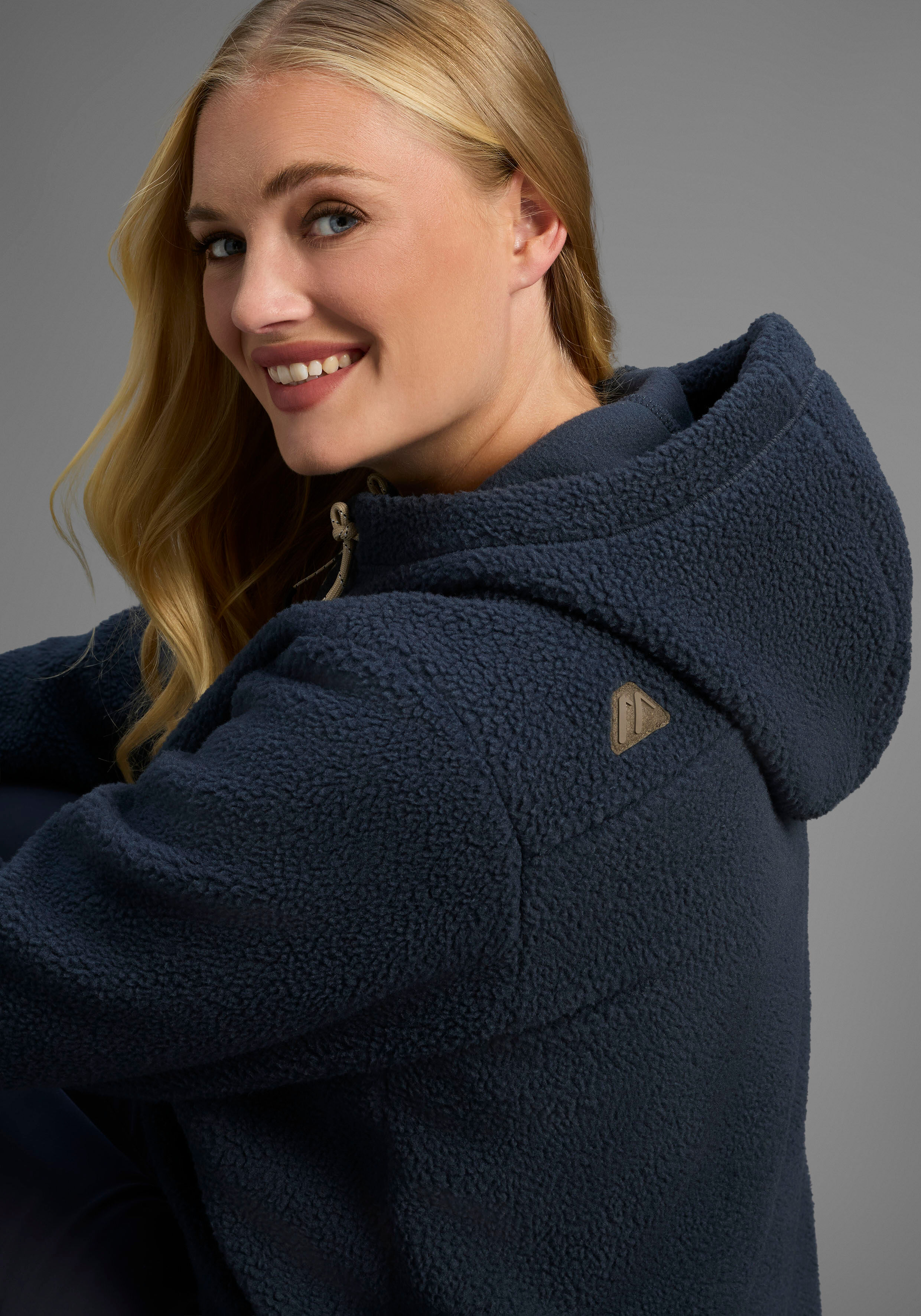 Fleecejacke MAIER SPORTS "DA-FLEECEJACKE RACKA W", Damen, Gr. 40, graphite, Obermaterial: 100% Polyester, Jacken Fleecejacke, für Outdoor-Aktivitäten und Wandern geeignet, sportlicher Stil graphite 40